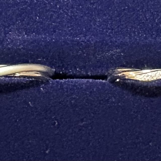 【銀座ダイヤモンドシライシの口コミ】 銀座ダイヤモンドシライシのウェーブデザインの指輪を選びました。動きの…