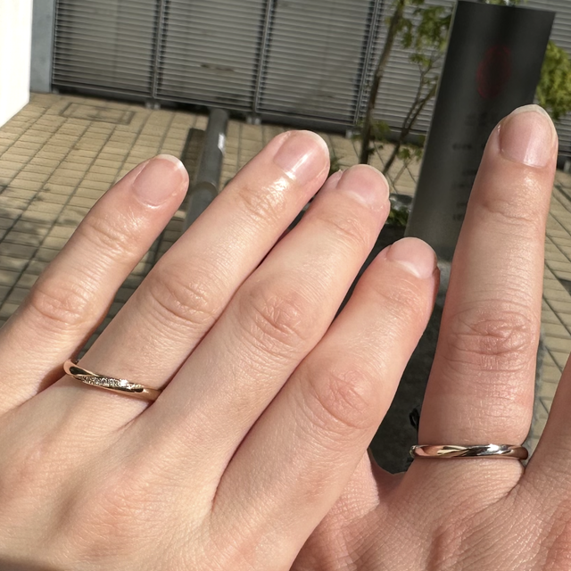 【出雲結(いずもゆい)の口コミ】 指輪のデザインは、風結（かぜ）ということでウェーブ状の指輪で素材をピ…