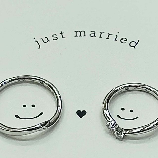 【HOSHI no SUNA 星の砂(ほしのすな)の口コミ】 女性の方の指輪ですがダイヤの大きさが違うものがあしらわれててとても良…