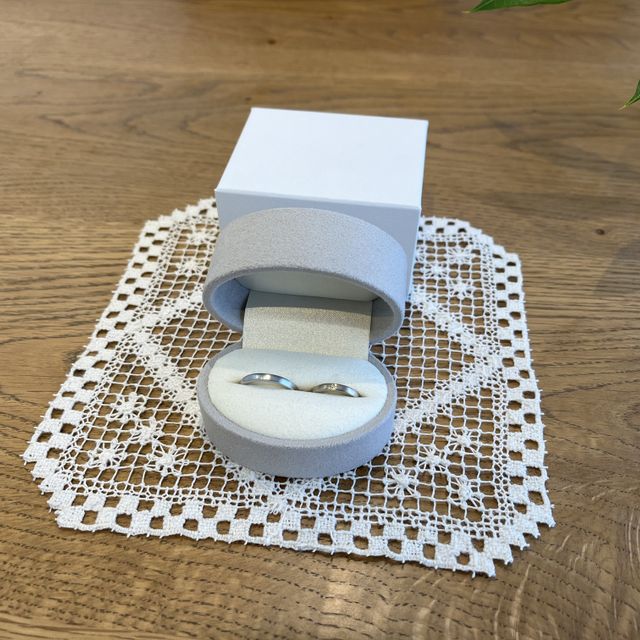 【uchimari(ウチマリ)の口コミ】 実際に見本の指輪をつけて、自分に合う色のものを選ぶことができました。…