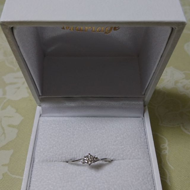 【Mariage ent(マリアージュエント)の口コミ】 指が短くて太めなので、S字ラインのものにしました。他のものより指が細長…