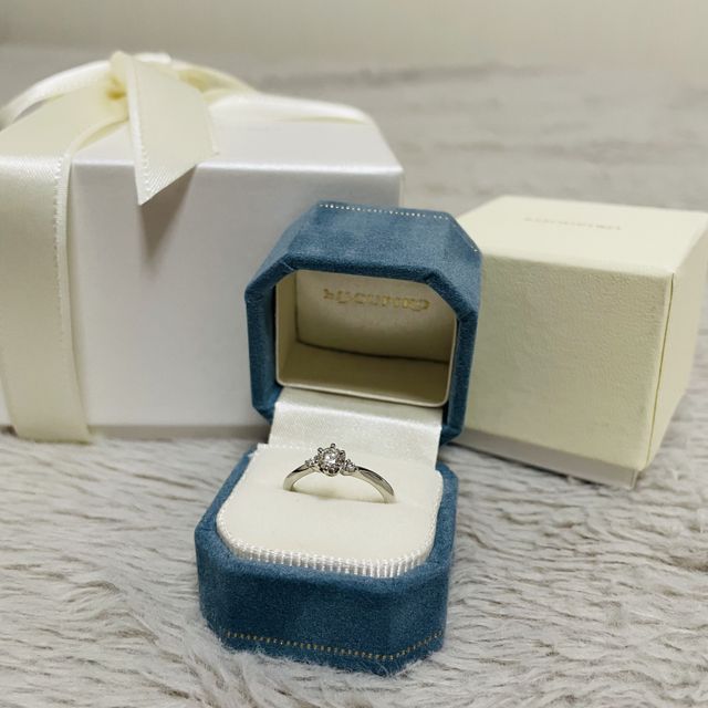 【BIJOUPIKO(ビジュピコ)の口コミ】 カットが最高品質で、真ん中にあるダイヤの輝きがとてもキレイです✨一粒だ…