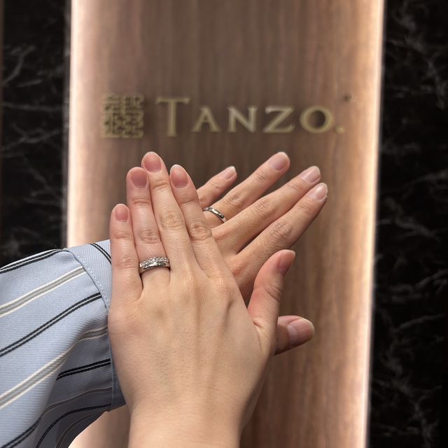 【TANZO.(鍛造指輪)の口コミ】 ダイヤの輝きがとてもよく、どこから見ても七色に光って見えます✨　着け心…