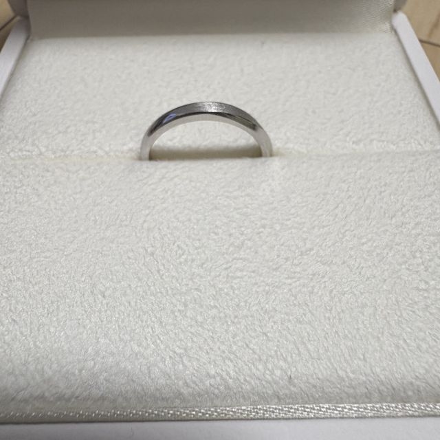 【アイプリモ(I-PRIMO)の口コミ】 デザイン性もよく指輪のサイズもよくフィットしたモノである。誕生石も内…
