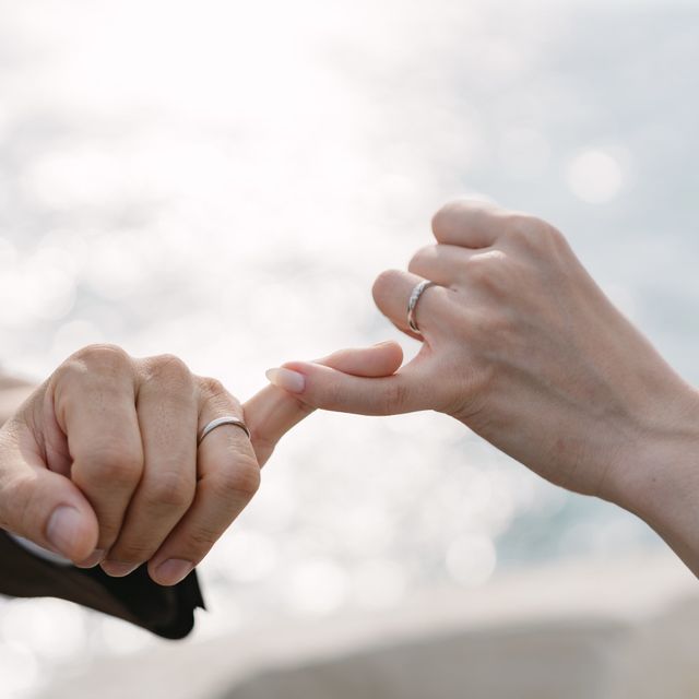 【銀座ダイヤモンドシライシの口コミ】 他にも結婚指輪ブランド多数ある中で、どこよりもコスパ良いのに、ダイヤ…