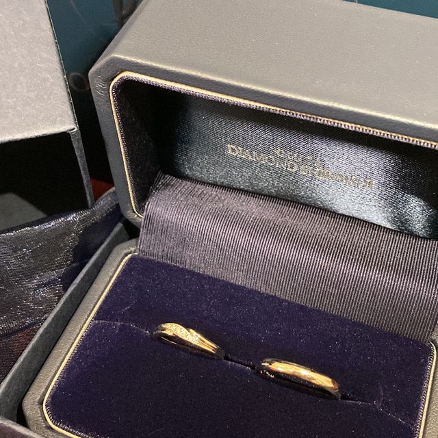 【銀座ダイヤモンドシライシの口コミ】 第一に、ダイヤモンドの光沢が素晴らしいです。控えめなデザインというよ…