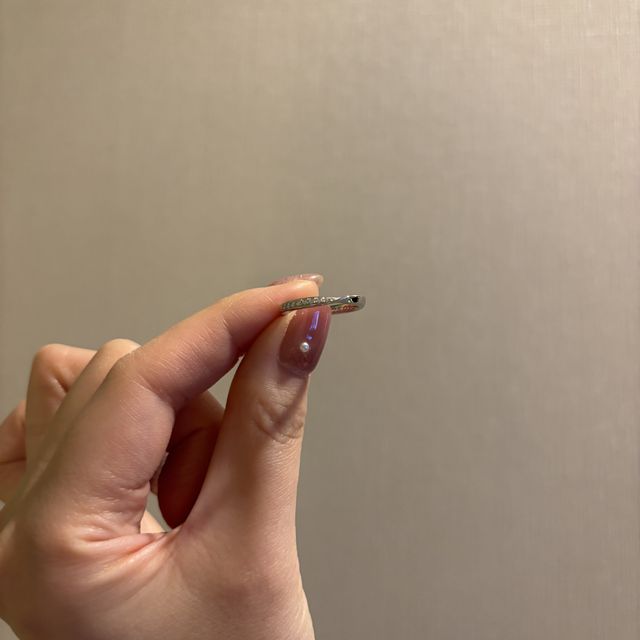 【ケイウノ ブライダル(K.UNO BRIDAL)の口コミ】 リボンのようなねじりが入っており、指が長く見えるところ。
ダイヤモンド…