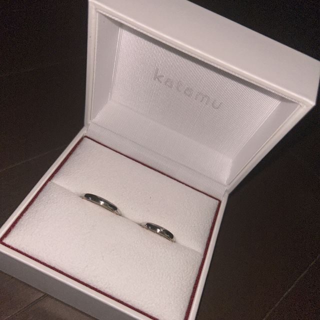 【Katamu(カタム)の口コミ】 内側がピンクゴールドになっていて、肌に馴染んで良いし、付け心地も最高…