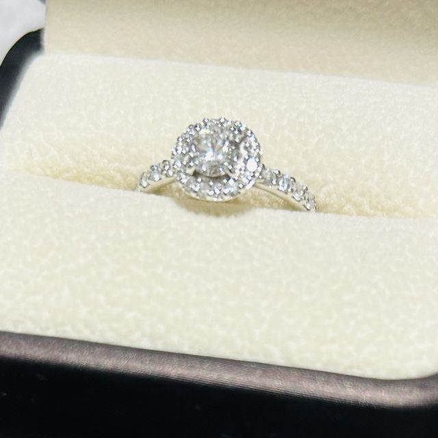 【宝寿堂(ほうじゅどう)の口コミ】 ダイヤがお得なので、ブランドと同じ値段でも大きなカラットや透明度の高…