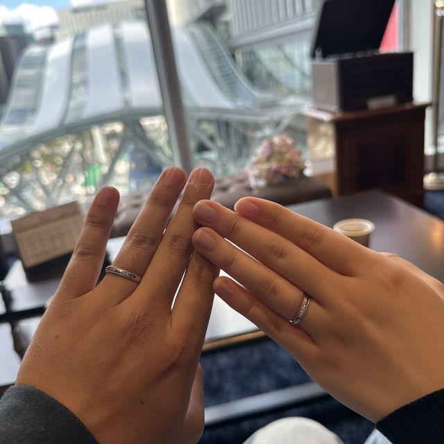 【TANZO.(鍛造指輪)の口コミ】 ミル打ちが入っているデザインでペア感を出していただきました。
注文から…