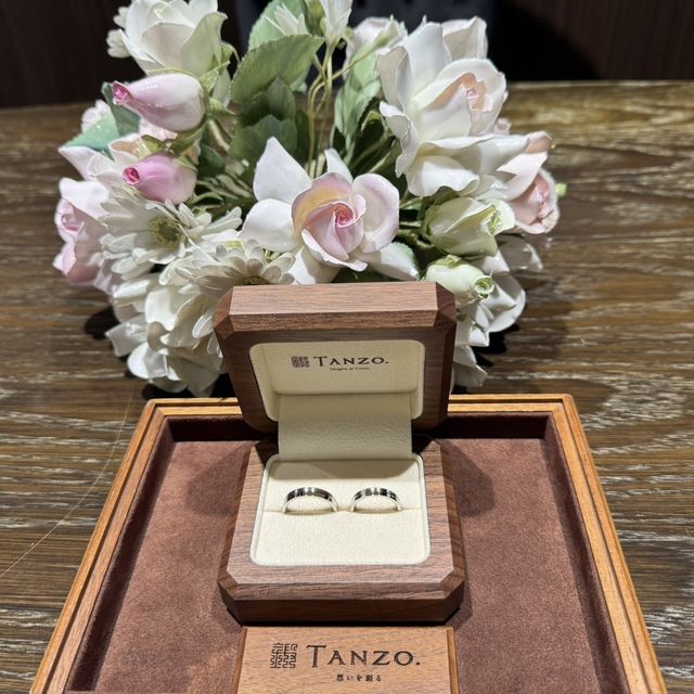 【TANZO.(鍛造指輪)の口コミ】 3.5と4㎜の少し太めでデザインはシンプルに長くつけられるようなデザイン…