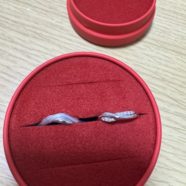 【AFFLUX(アフラックス)の口コミ】 デザインがありきたりではないので特別感があります。
周りとも被らない上…