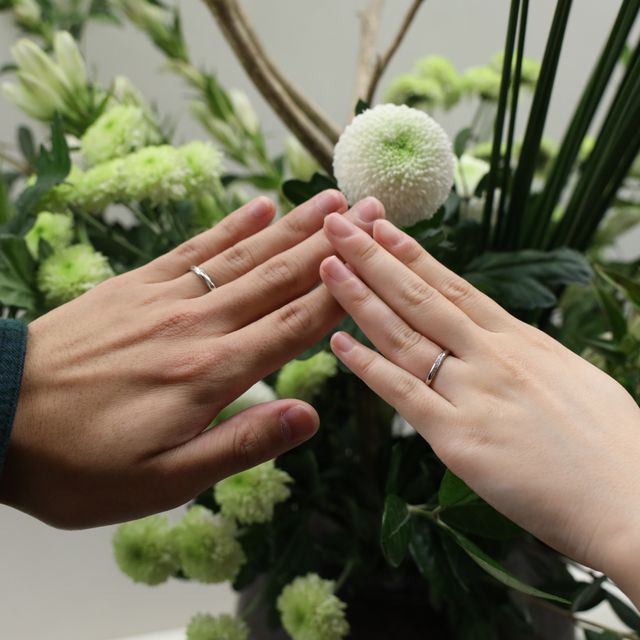 【出雲結(いずもゆい)の口コミ】 シンプルなのに上品で、どんな服にも合わせやすいところが気に入っていま…