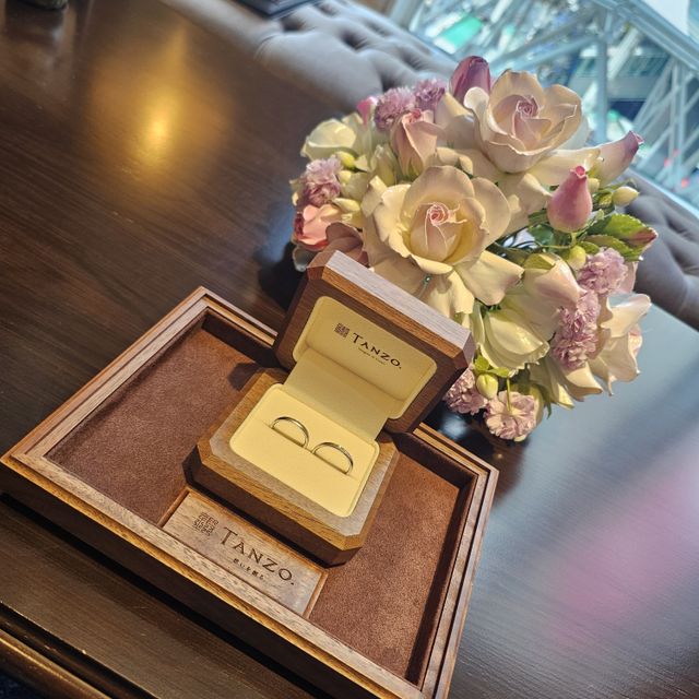 【TANZO.(鍛造指輪)の口コミ】 見た目にも落ち着いたマット箇所を取り入れ、キラキラ過ぎるのが苦手な自…