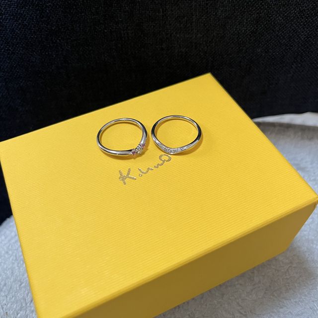 【ケイウノ ブライダル(K.UNO BRIDAL)の口コミ】 重ね付けしてもお互いを邪魔しない。
片方はセミオーダーで既存のダイヤを…