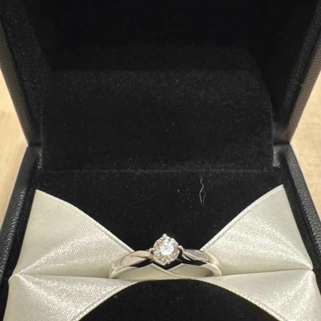 【エクセルコダイヤモンド(EXELCO DIAMOND)の口コミ】 婚約指輪は、大切な時だけにつけるのではなく、日常的につけたいと思い探…