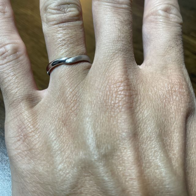 【アイプリモ(I-PRIMO)の口コミ】 シンプルながらも上品なデザインが魅力で気に入りました。あえてつや消し…