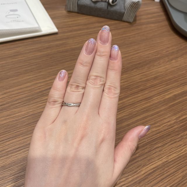 【ヴァンドーム青山(VENDOME AOYAMA)の口コミ】 ダイヤがたくさんついており、ゴージャス
クロスしているようなデザインは…