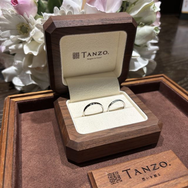 【TANZO.(鍛造指輪)の口コミ】 自分好みの世界に一つだけの指輪を作れました。色やダイヤの数、質感など…