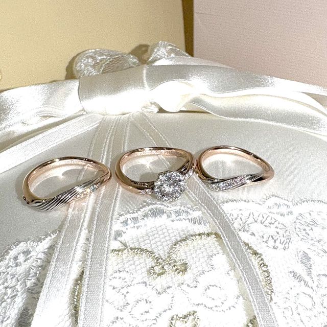 【ケイウノ ブライダル(K.UNO BRIDAL)の口コミ】 フルオーダーでアリエルをモチーフに婚約指輪、結婚指輪を作成しました。…