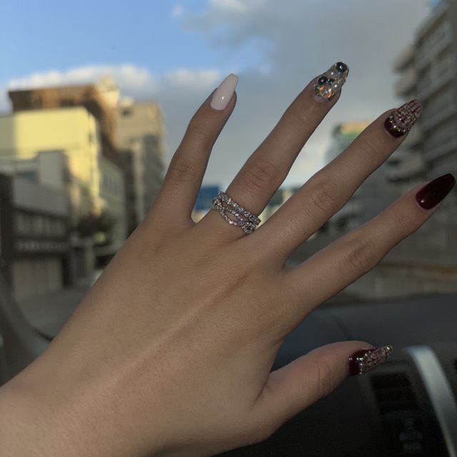 【カオキ　ダイヤモンド専門卸直営店の口コミ】 ダイヤモンドの輝きがすごく可愛いし、
このデザインでこのダイヤの大きさ…