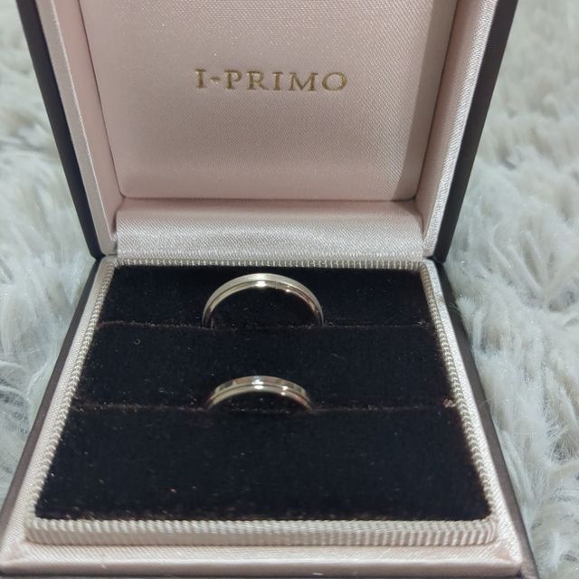 【アイプリモ(I-PRIMO)の口コミ】 プラチナでもゴールドでもない色味と、人と被らない段差のついたデザイン…