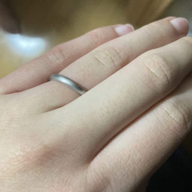 【CRAFY(クラフィ)の口コミ】 外側はマット加工を施し、模様もなく、シンプルなデザインであるため、ど…