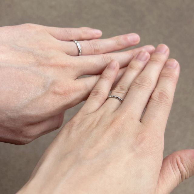 【アイプリモ(I-PRIMO)の口コミ】 ななめにさがるシルエットがとてもよく、細身でシンプルなのが良かったで…