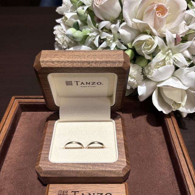 【TANZO.(鍛造指輪)の口コミ】 価格は少し高かったのですが、2人だけのデザインで作成ができました。光り…