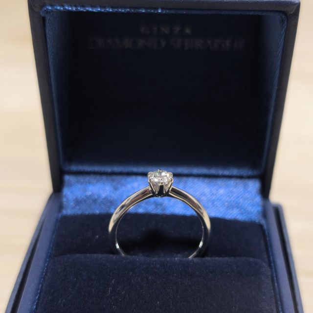 【銀座ダイヤモンドシライシの口コミ】 特別感が出るように予算内でできるだけ大きなダイヤモンドを選びました。…