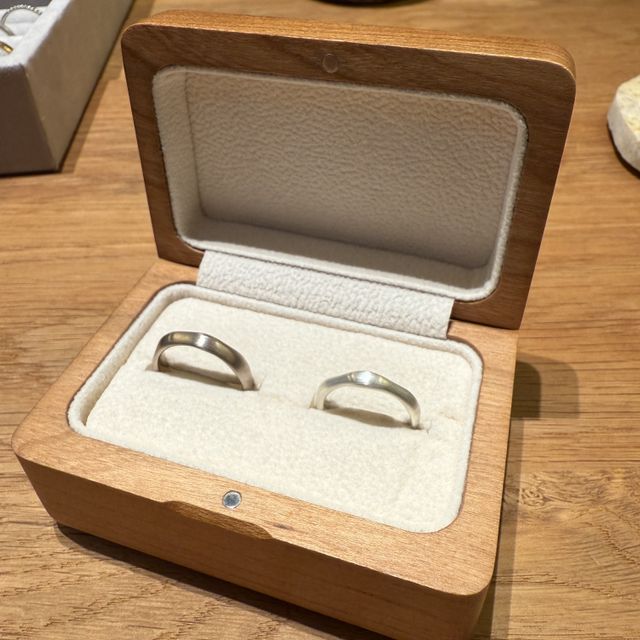 【atelier ST, CAT(アトリエ エスティーキャット)の口コミ】 【使い心地】
今までつけた指輪の中で1番着け心地がいいです。
彼も普段ア…