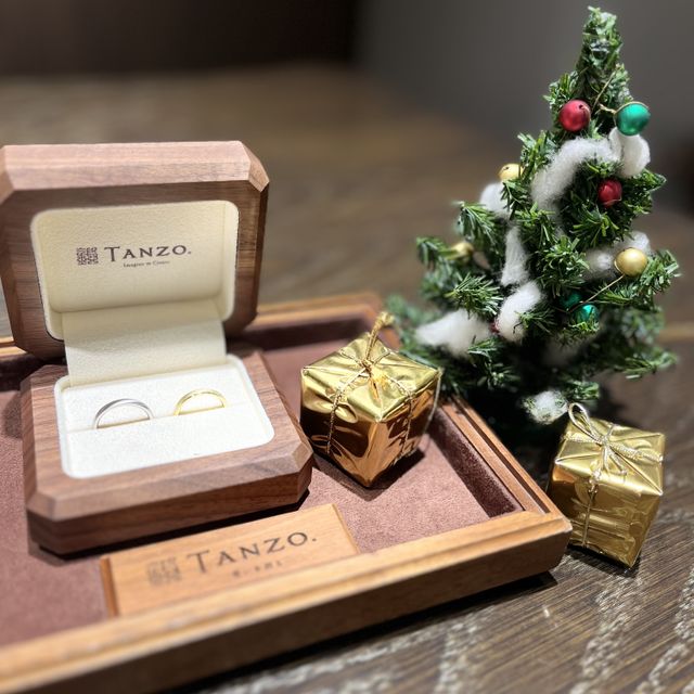 【TANZO.(鍛造指輪)の口コミ】 デザイン細部までこだわりましたのでゴールドで段差をつけました。ライン…