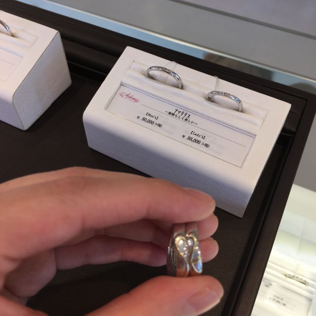 【JEWELRY  KAMATA(ジュエリーかまた)の口コミ】 ２つの指輪にはそれぞれ、旦那さんにあたる方と奥さんにあたる方のイニシ…