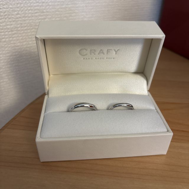 【CRAFY(クラフィ)の口コミ】 シンプルで飽きのこないデザインが気に入っています。派手すぎず、どんな…