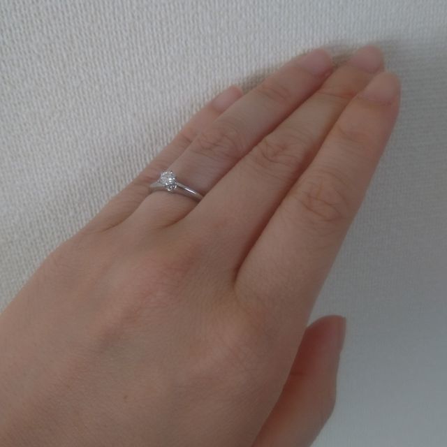 【ティファニー(Tiffany & Co.)の口コミ】 サプライズでエンゲージリングをもらいました。後で知りましたが、130年の…