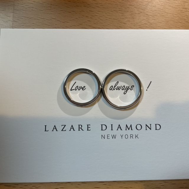 【ラザール ダイヤモンド(LAZARE DIAMOND)の口コミ】 シンプルながら三大サッターブランドにも数えられるブランドさんらしくダ…