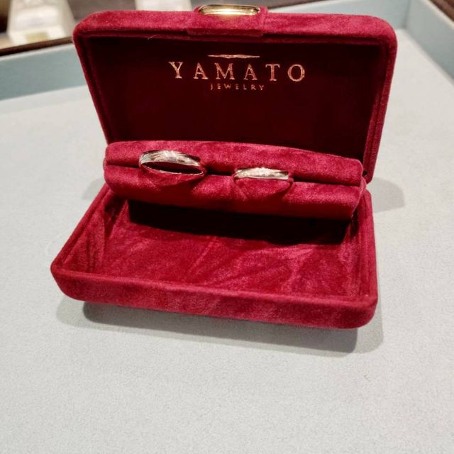 【PILOT BRIDAL(パイロットブライダル)の口コミ】 結婚指輪として一番オーソドックスなデザインを選びました。
斜めのライン…