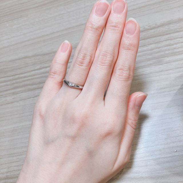 【ラザール ダイヤモンド(LAZARE DIAMOND)の口コミ】 女性用にはメレダイヤがついており、輝きがとてもきれいでずっと見ていた…