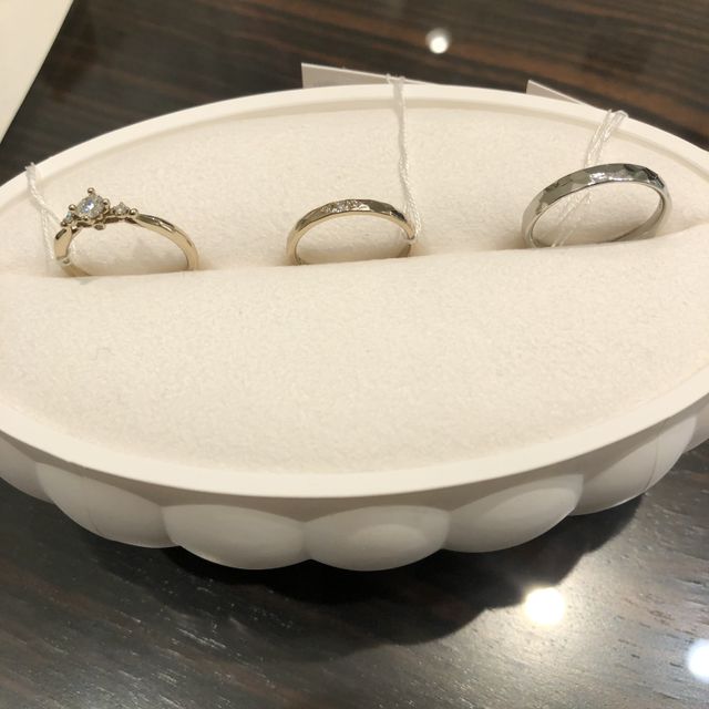 【Disney The Little Mermaid（ディズニー リトル・マーメイド）の口コミ】 デザインがとても綺麗で目に留まる。
ディズニーデザインで他の指輪とは違…