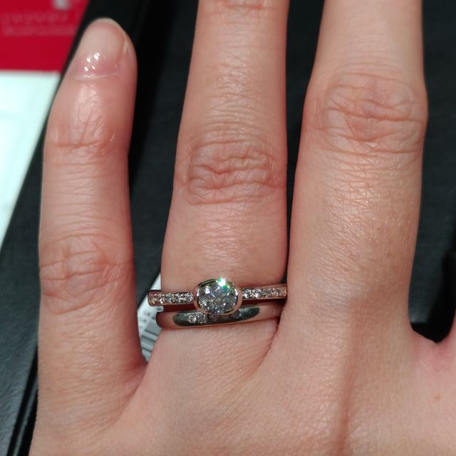 【ラザール ダイヤモンド(LAZARE DIAMOND)の口コミ】 ラザールダイヤモンドはダイヤモンドがミラーボールのように輝いていまし…