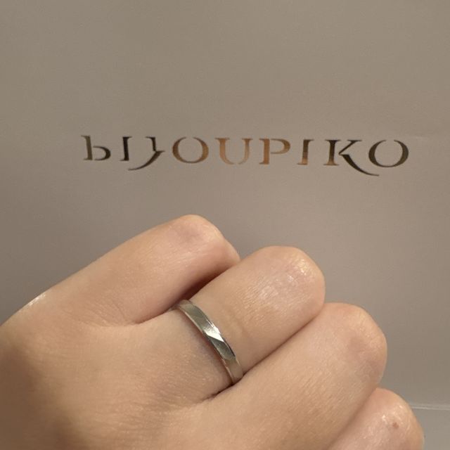 【BONDS(ボンズ)の口コミ】 毎日つけていても気にならないような付け心地の良い指輪です。軽くて薄い…