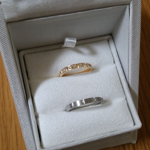 【ENUOVE(イノーヴェ)の口コミ】 デザインがキレイで、つけると大人っぽい雰囲気になるところが気に入り購…