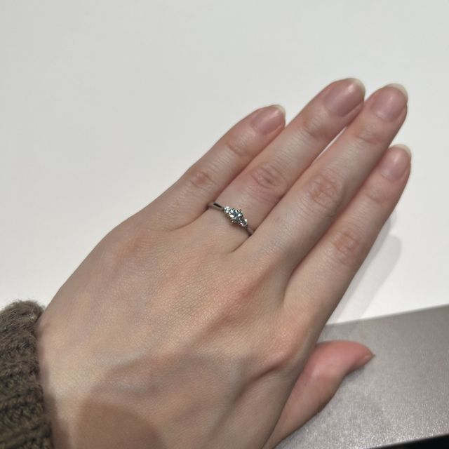 【ラザール ダイヤモンド(LAZARE DIAMOND)の口コミ】 ダイヤモンドカット会社なだけあって、ダイヤモンドの輝きがピカイチだっ…