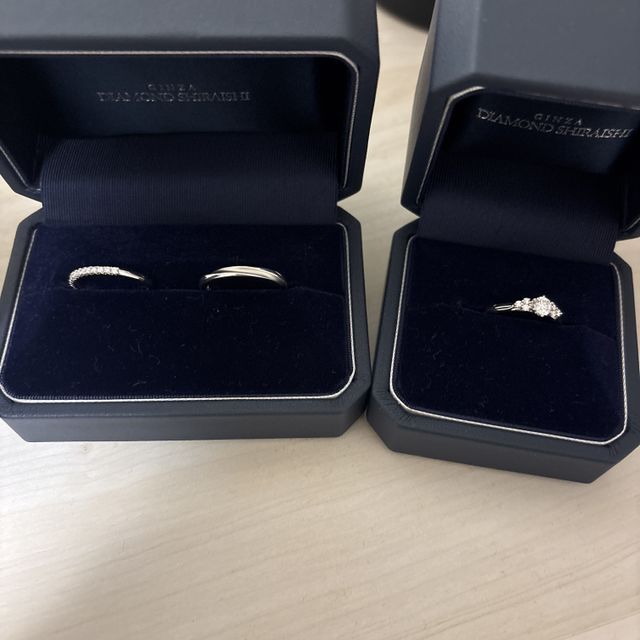 【銀座ダイヤモンドシライシの口コミ】 結婚指輪と婚約指輪の重ね付けをしたいという妻の願いからこのセットにし…