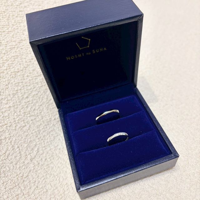 【HOSHI no SUNA 星の砂(ほしのすな)の口コミ】 デザインがねじれてる。ダイヤも入っていて輝きが綺麗である。360°ど…