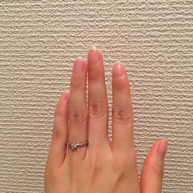 【ティファニー(Tiffany & Co.)の口コミ】 シンプルなデザインを探していてティファニーのこのデザインにしました。…