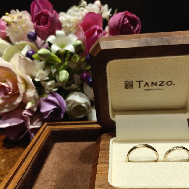 【TANZO.(鍛造指輪)の口コミ】 フルオーダーでデザインや加工をカスタマイズできたのが良かったです。
コ…