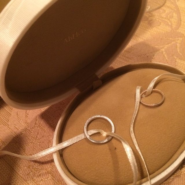 【AbHeri(アベリ)の口コミ】 側面の模様のデザイン、太さ、色など、つけた時に指に馴染む感じで可愛か…