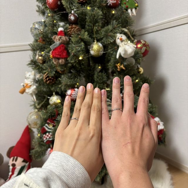 【ケイウノ ブライダル(K.UNO BRIDAL)の口コミ】 かわいらしい印象で、指になじむ優しいフォルムが魅力。毎日つけても負担…