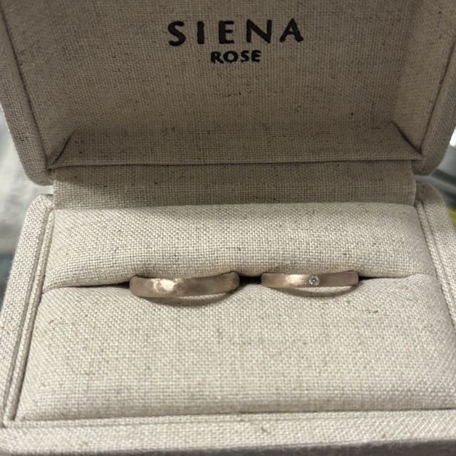 【SIENAROSE(シエナロゼ)の口コミ】 ロゼチナという素材のため、肌馴染みが良く、強度も十分にあります。
また…